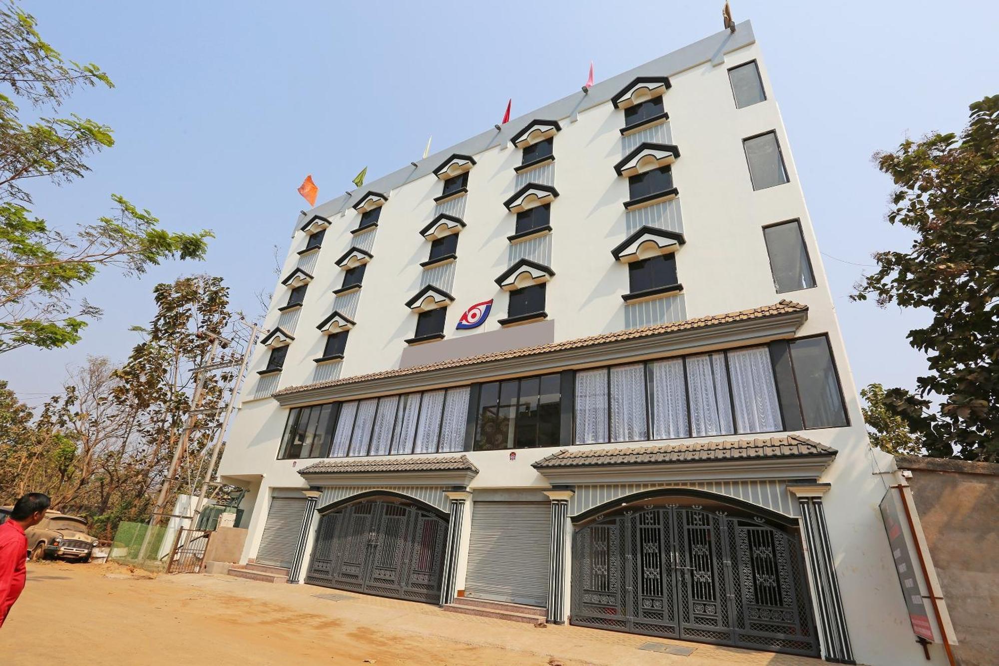 Super Capital O Sai Jagannath Hotel Khandagiri Kültér fotó