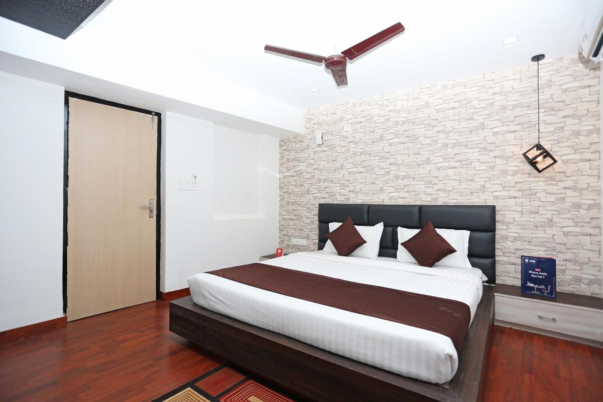 Super Capital O Sai Jagannath Hotel Khandagiri Kültér fotó