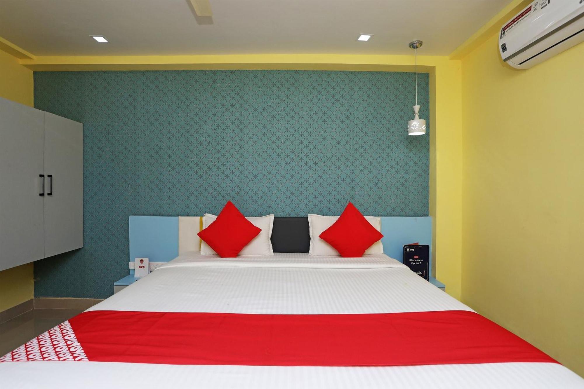 Super Capital O Sai Jagannath Hotel Khandagiri Kültér fotó