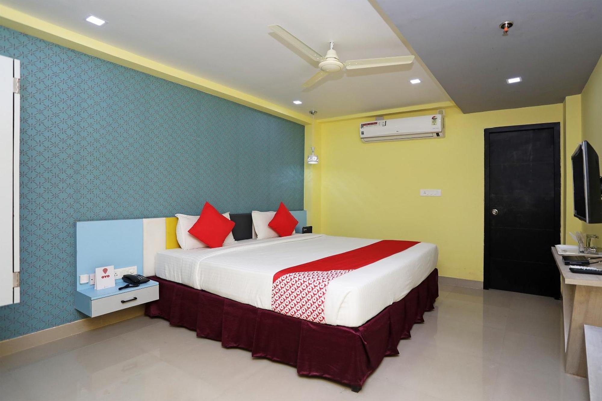 Super Capital O Sai Jagannath Hotel Khandagiri Kültér fotó